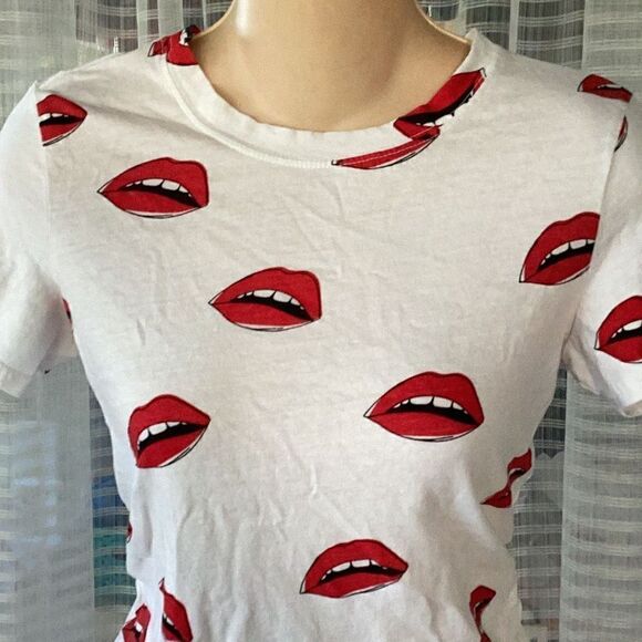 Bershka BSKGIRL Lips T-Shirt Top Women’s XS Crew Neck - Picture 3 of 4